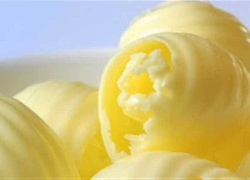 حل بسيط.. طريقة استخدام السمن البلدي لعلاج تشقق الشفاه والأيدي والقدمين