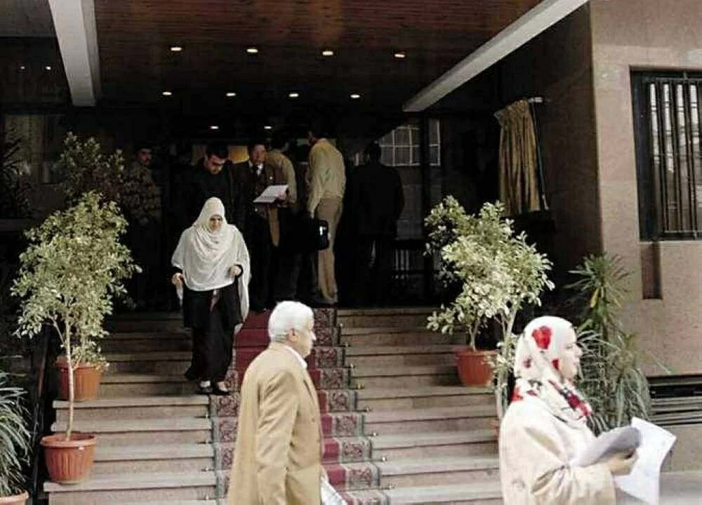 «مش فاضي أنزل والشغل أولى».. سيدة أمام محكمة الأسرة: تحملت وحدي أعباء الحياة بسنوات الغربة