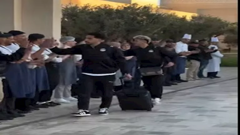 "قبل المغادرة".. تحية خاصة من العاملين بفندق إقامة منتخب مصر بأغادير للاعبي الفراعنة