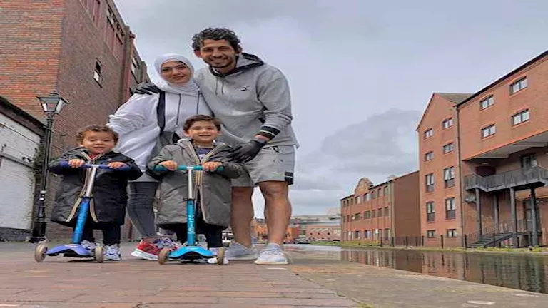 "بعد احتفاله بعيد ميلاده".. 15 صورة لأبرز لحظات أحمد حجازي مع زوجته وأبنائه