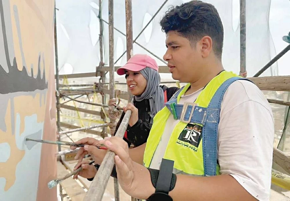 «الزوجان» على عبدالفتاح ومها جميل: «الناس هى الذهب الحقيقى فى أسوان»