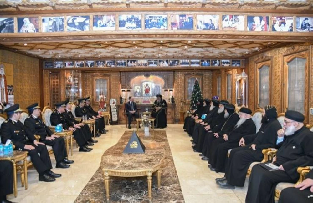 وزير الداخلية مهنئا البابا تواضروس بعيد الميلاد: وحدة المصريين كانت على الدوام الحصن المنيع