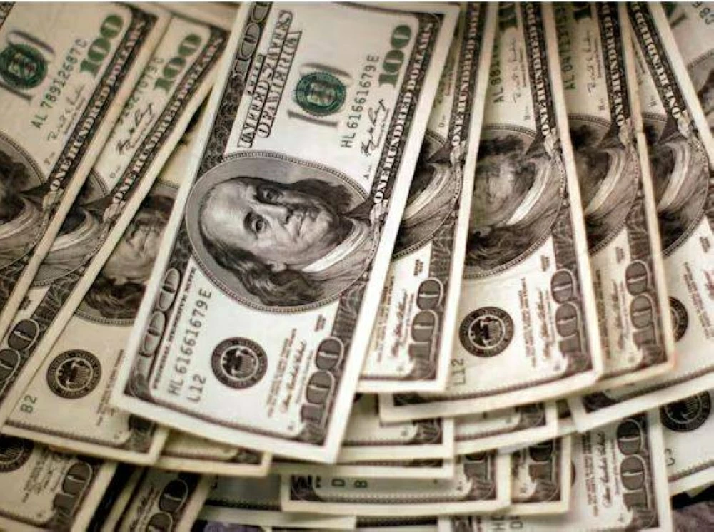 الدولار يستقر مع انحسار المخاوف في فنزويلا