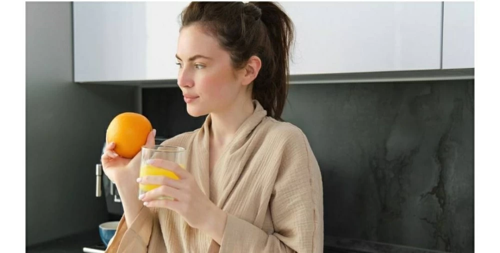 «واظبي عليه».. مشروب يساعد على شد البشرة