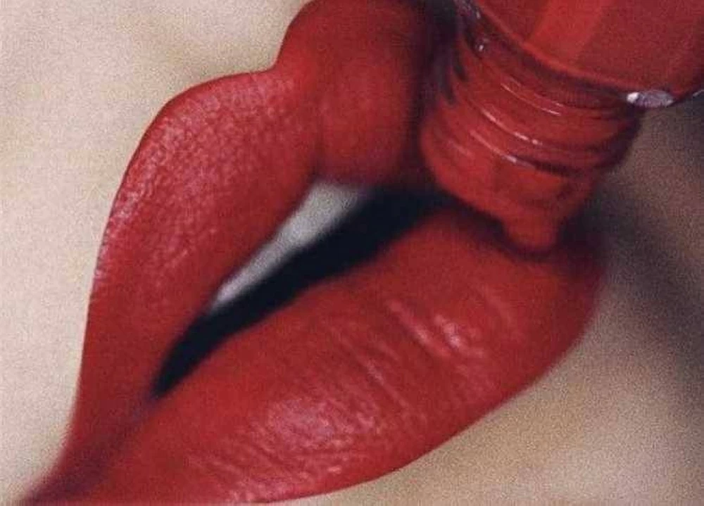 اختاري الروج الصح هيوفر حيرتك.. نصائح للبنات حسب لون بشرتك