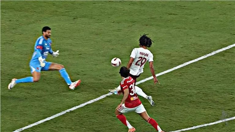 مصدر يكشف تفاصيل انتقال مروان عثمان إلى النادي الأهلي