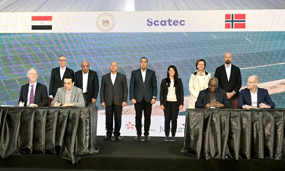 رئيس الوزراء يشهد توقيع اتفاقيات التمويل المبدئية لمشروع «ڤالي للطاقة المستدامة» باستثمارات 1.8 مليار دولار